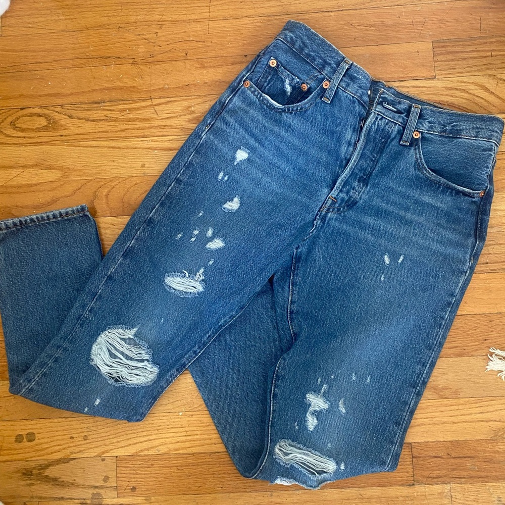 Levi’s straight leg jean